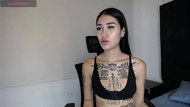 Snapshot of Cassie_howard_ chatting on 24, 12, 2024 Cassie howard online show from 24, 12, 2024