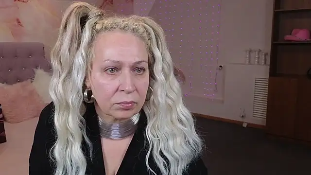 Penelope Pinky online show from 22, 1, 2025