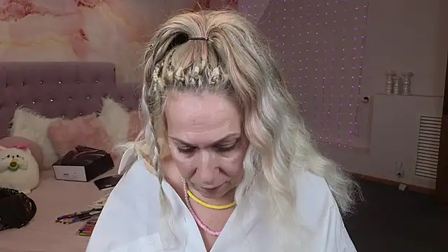 Penelope Pinky online show from 23, 1, 2025