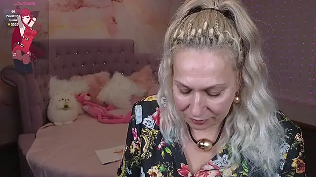 Penelope Pinky online show from 2, 2, 2025