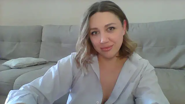 VickyLove047 online show from 9, 3, 2025