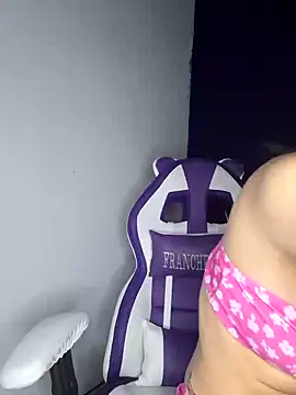 Snapshot of franchezkavegaaa chatting on 23, 1, 2025 franchezkavegaaa online show from 23, 1, 2025