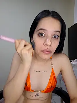 Snapshot of franchezkavegaaa chatting on 2, 10, 2025 franchezkavegaaa online show from 2, 10, 2025