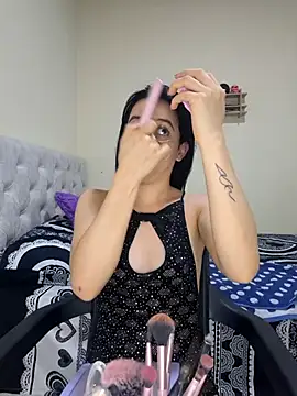 Snapshot of franchezkavegaaa chatting on 3, 11, 2025 franchezkavegaaa online show from 3, 11, 2025