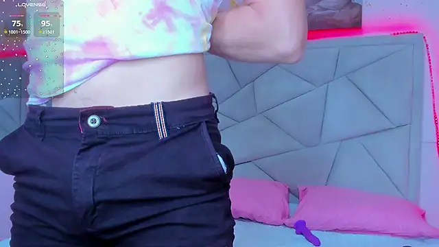 Snapshot of JACK_BLOSSOM_ chatting on 8, 1, 2025 JACK BLOSSOM online show from 8, 1, 2025