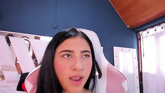 Emma Cutey online show from 24, 12, 2024