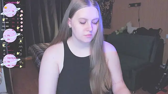 Alice Dreamgirl  online show from 18, 10, 2025