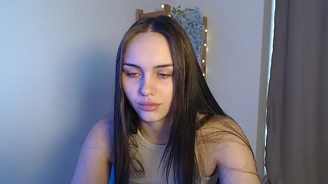 Snapshot of IrinaShayk18 chatting on 5, 1, 2025 IrinaShayk18 online show from 5, 1, 2025