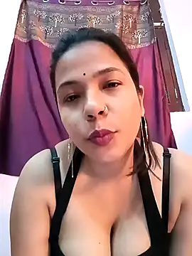 Snapshot of Hot-shot99 chatting on 7, 1, 2025 Hot-shot99 online show from 7, 1, 2025