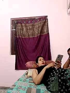 Snapshot of Hot-shot99 chatting on 4, 2, 2025 Hot-shot99 online show from 4, 2, 2025