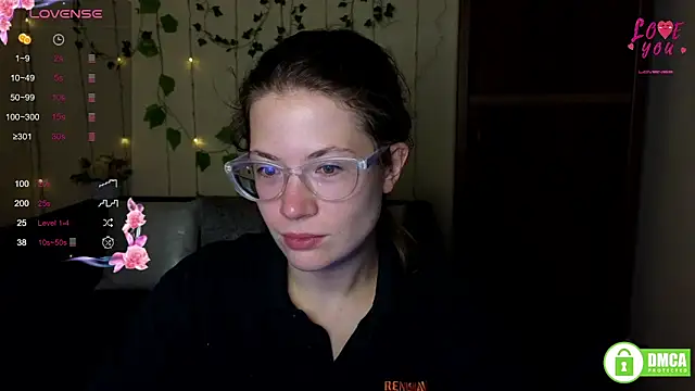 Snapshot of Alicia_redfollow chatting on 26, 9, 2025 Alicia redfollow online show from 26, 9, 2025