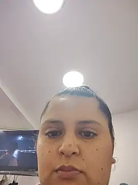 Miss balloonsmila online show from 28, 11, 2025