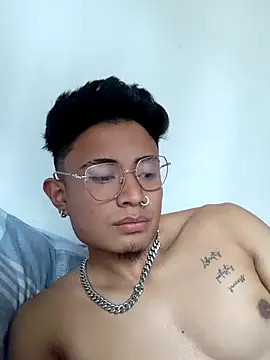 Snapshot of Golden_boy_03 chatting on 31, 10, 2025 Golden boy 03 online show from 31, 10, 2025