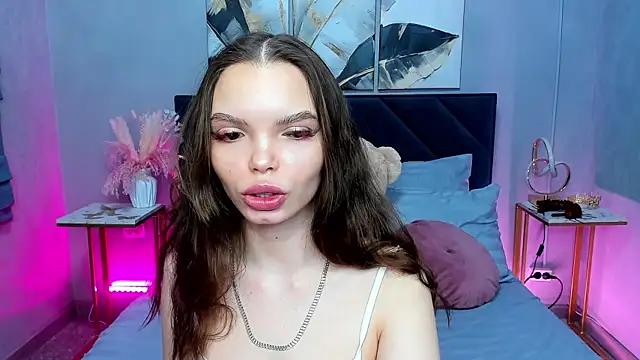 Curvy Dynamite  online show from 1, 12, 2025