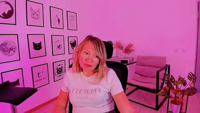 RosalindaFortuna online show from 25, 12, 2024