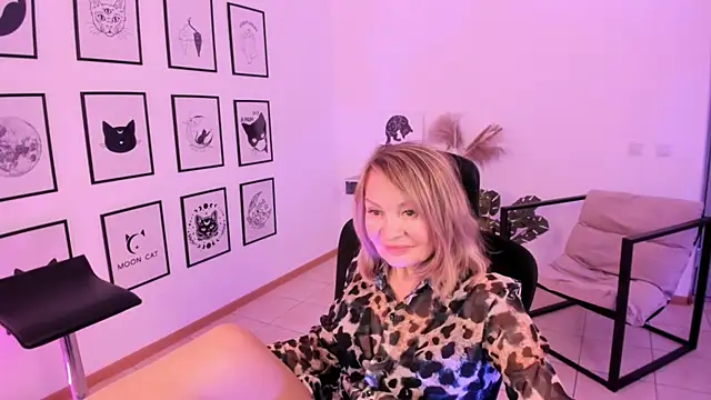 RosalindaFortuna online show from 13, 1, 2025