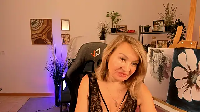 RosalindaFortuna online show from 16, 1, 2025