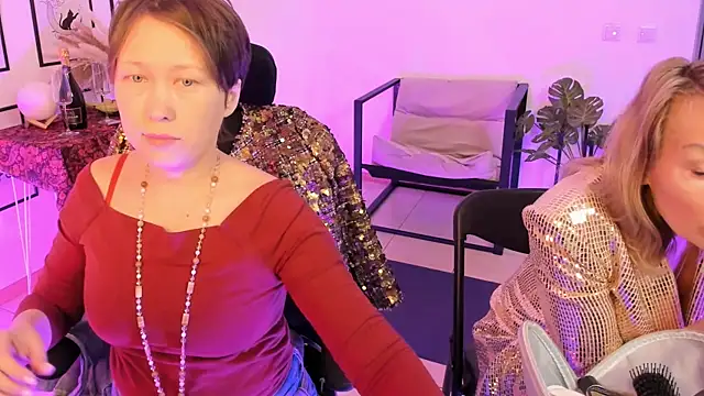 RosalindaFortuna online show from 28, 2, 2025