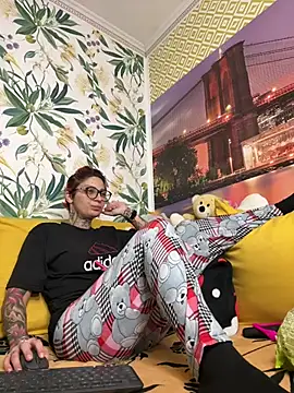 Lucky Deniz online show from 2, 2, 2026