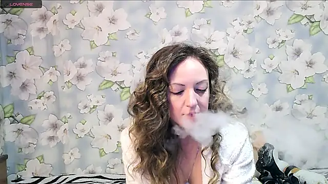 Snapshot of KattyLuuu chatting on 23, 2, 2025 KattyLuuu online show from 23, 2, 2025