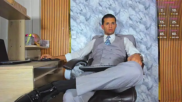 Snapshot of Hideintheoffice chatting on 23, 6, 2026 Hideintheoffice online show from 23, 6, 2026
