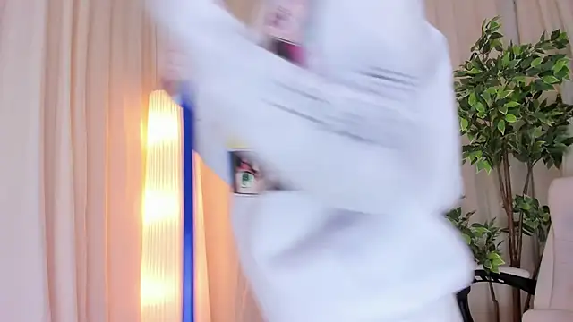 Maddy bennet online show from 17, 2, 2025