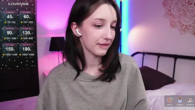 Lissa Meow  online show from 4, 3, 2025