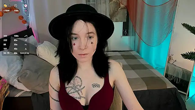 lilithlunna online show from 28, 10, 2025