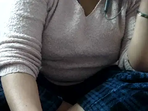 Housewife12 online show from 18, 1, 2025