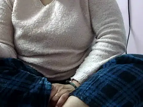 Housewife12 online show from 19, 1, 2025