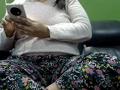 Housewife12 online show from 29, 1, 2025