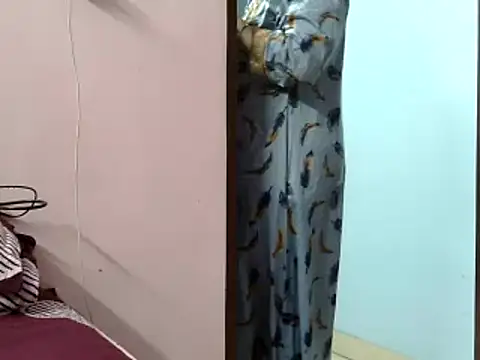 Housewife12 online show from 7, 3, 2025