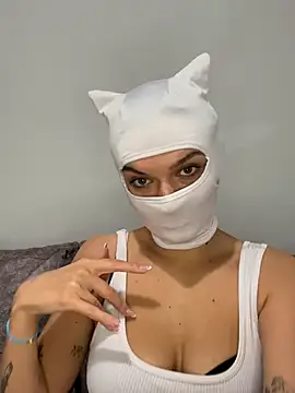 Nikki Hoee online show from 30, 11, 2025