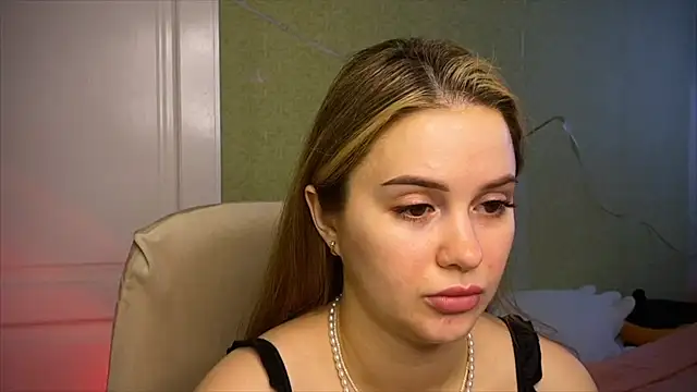 Snapshot of IlonaMurf chatting on 4, 4, 2026 IlonaMurf online show from 4, 4, 2026