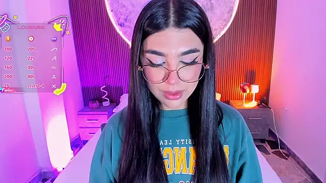 Snapshot of RoseCassie chatting on 8, 6, 2026 RoseCassie online show from 8, 6, 2026