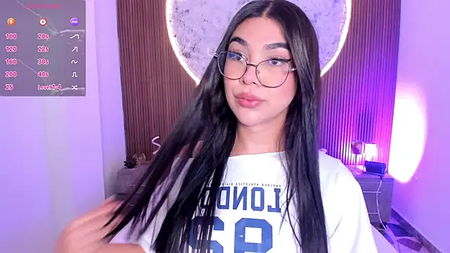 Snapshot of RoseCassie chatting on 12, 7, 2026 RoseCassie online show from 12, 7, 2026