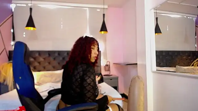 Snapshot of lauraltt chatting on 11, 1, 2025 lauraltt online show from 11, 1, 2025