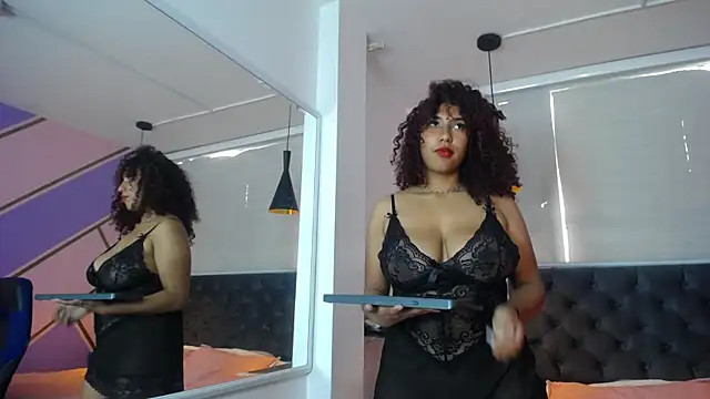 Snapshot of lauraltt chatting on 31, 1, 2025 lauraltt online show from 31, 1, 2025