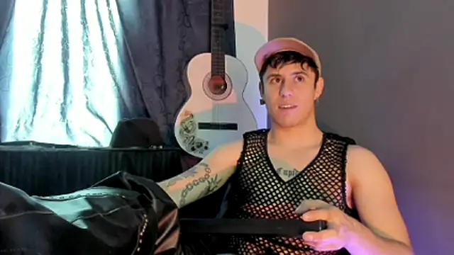 Snapshot of Antonello_Vannucci chatting on 5, 12, 2025 Antonello Vannucci online show from 5, 12, 2025