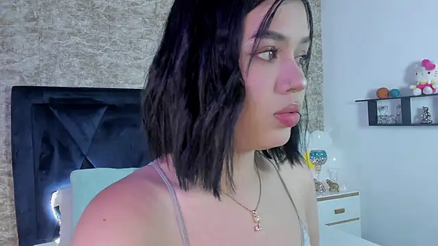 Lily Woodz online show from 12, 11, 2025