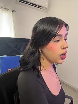 Lily Woodz online show from 15, 2, 2026