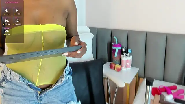 Snapshot of celeste_smmith_ chatting on 1, 3, 2025 celeste smmith online show from 1, 3, 2025