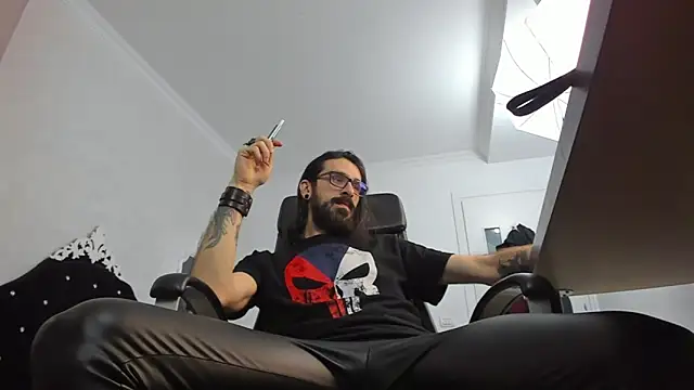 Snapshot of AxelColton chatting on 5, 1, 2025 AxelColton online show from 5, 1, 2025