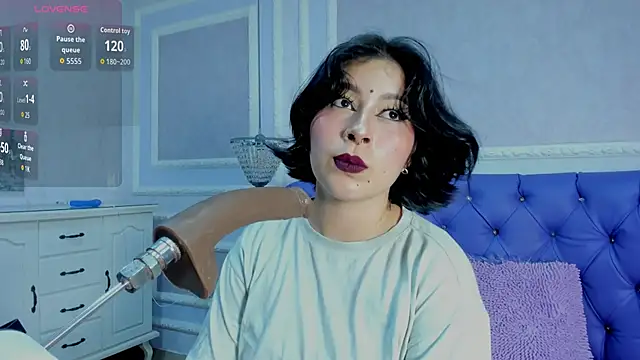 Lily Martinez online show from 1, 11, 2025