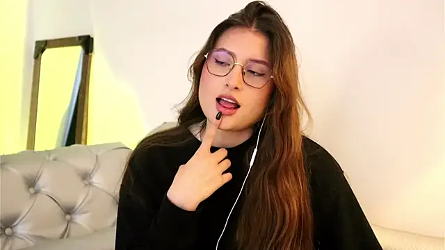 Daisha Riley online show from 20, 10, 2025