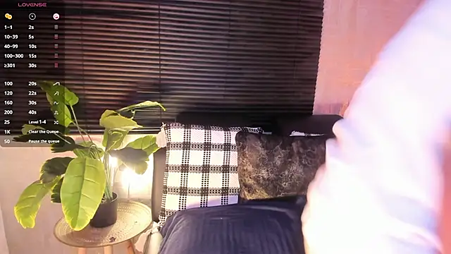 JhonyMiller  online show from 4, 3, 2026