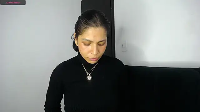 AbrilSonne online show from 9, 9, 2025