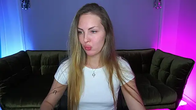 Snapshot of LexxiJoy chatting on 1, 10, 2025 LexxiJoy online show from 1, 10, 2025
