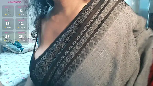 Snapshot of hot_menka chatting on 22, 4, 2026 hot menka online show from 22, 4, 2026