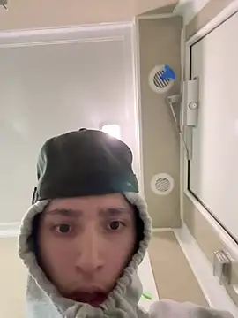 Snapshot of qbaby96 chatting on 4, 3, 2025 qbaby96 online show from 4, 3, 2025